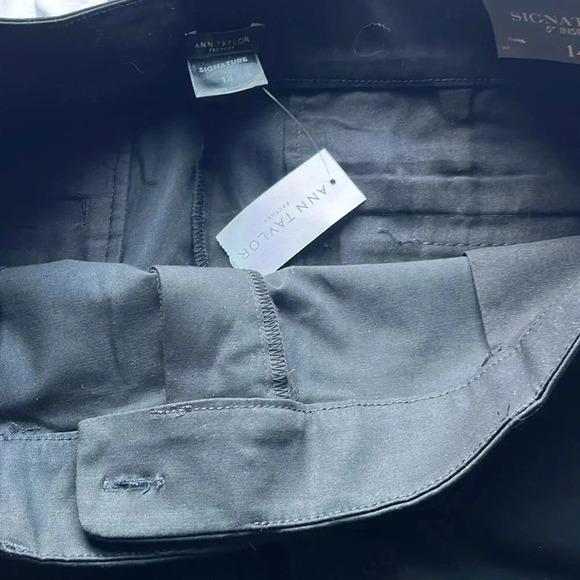 ANN TAYLOR NEW signature 5” inseam black shorts size 14 - Picture 2 of 5